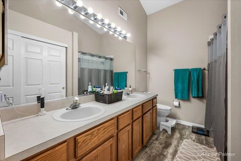 Tiny photo for 1149 Harbor Court #1149, Glendale Heights, IL 60139 (MLS # 12619717)