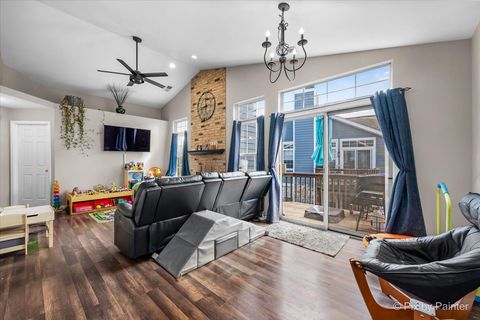 Tiny photo for 1149 Harbor Court #1149, Glendale Heights, IL 60139 (MLS # 12619717)