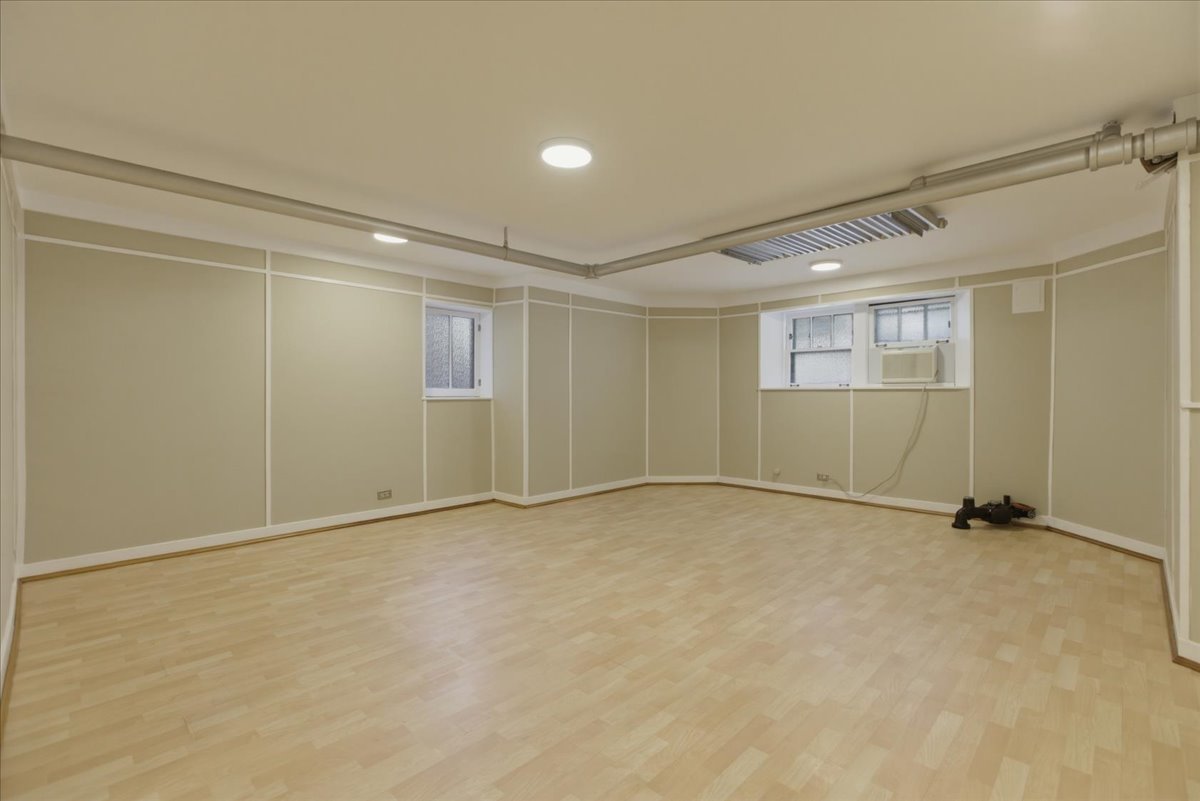 6645 N Greenview Avenue GARDEN