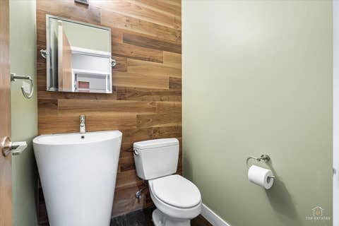 Tiny photo for 3547 N Reta Avenue #101, Chicago, IL 60657 (MLS # 12712780)