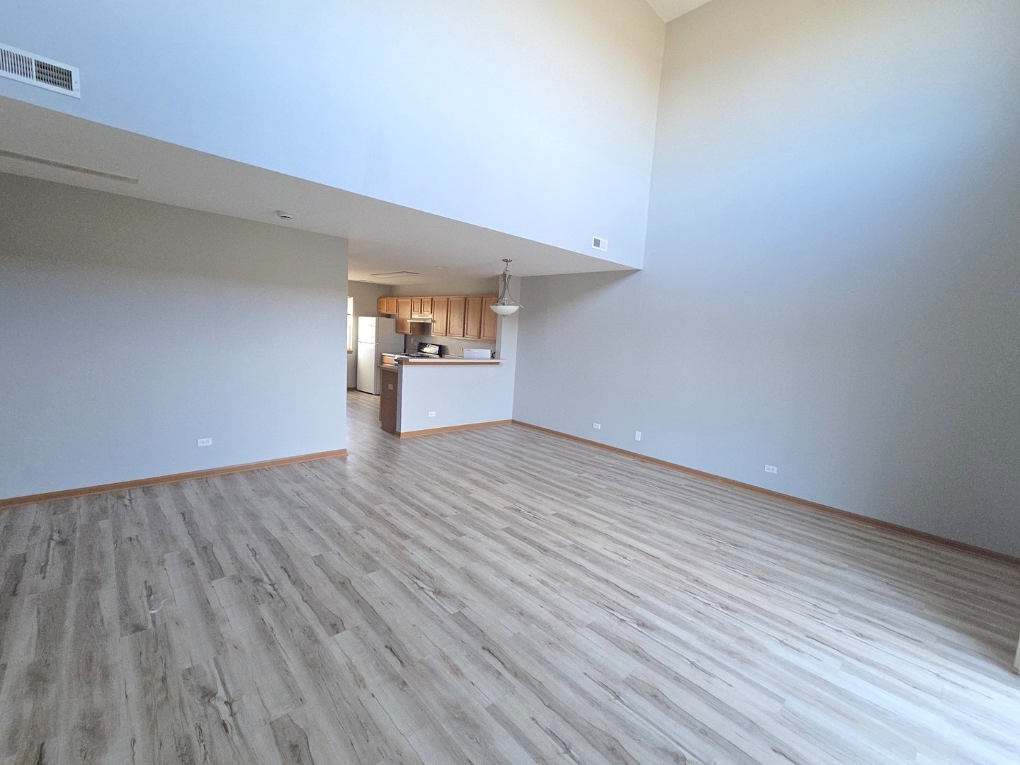 1633 W Chrysler Drive 1633