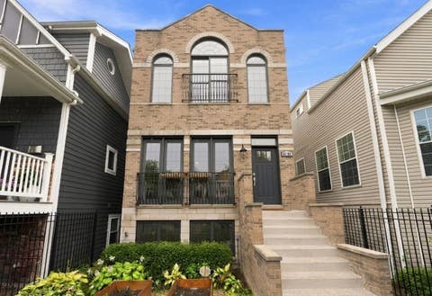 Photo of 4106 N Saint Louis Avenue, Chicago, IL 60618 (MLS # 12722725)