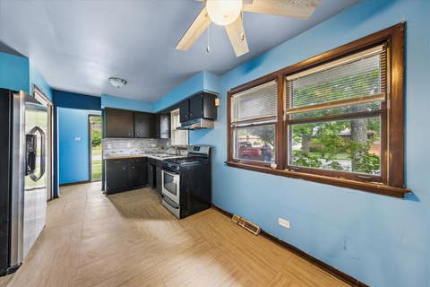 Tiny photo for 15101 Beachview Terrace, Dolton, IL 60419 (MLS # 12715270)