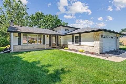 Photo of 113 W Monterey Avenue, Schaumburg, IL 60193 (MLS # 12678697)