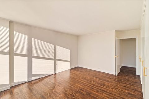Tiny photo for 5445 N Sheridan Road #2815, Chicago, IL 60640 (MLS # 12536980)