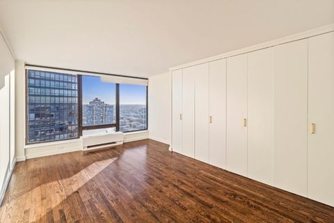 Tiny photo for 5445 N Sheridan Road #2815, Chicago, IL 60640 (MLS # 12536980)
