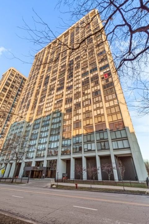 Photo of 5445 N Sheridan Road #2815, Chicago, IL 60640 (MLS # 12536980)