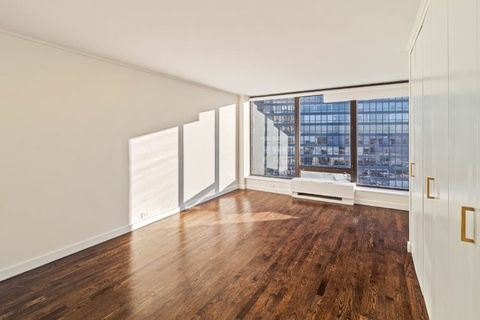 Tiny photo for 5445 N Sheridan Road #2815, Chicago, IL 60640 (MLS # 12536980)