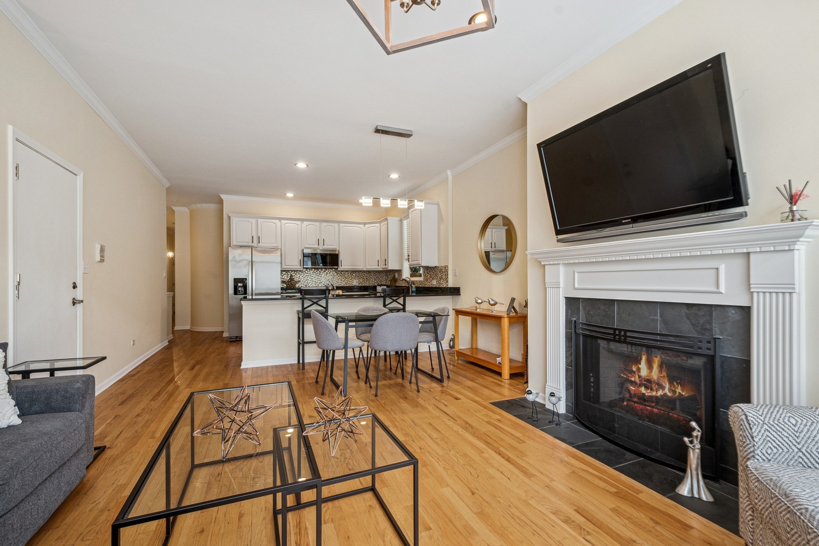 1720 W Diversey Parkway 1
