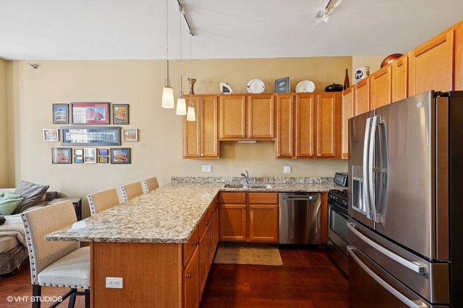 1464 S Michigan Avenue 703