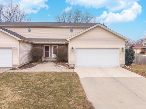 Tiny photo for 1321 Beacon Hill Court, Normal, IL 61761 (MLS # 12550207)
