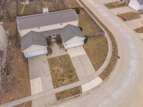 Tiny photo for 1321 Beacon Hill Court, Normal, IL 61761 (MLS # 12550207)