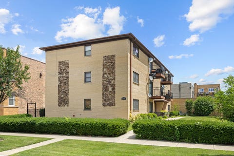 Tiny photo for 2545 N 72nd Court #1, Elmwood Park, IL 60707 (MLS # 12695522)