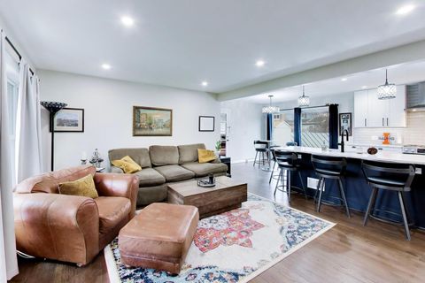 Tiny photo for 108 W Sunset Road, Mount Prospect, IL 60056 (MLS # 12606618)