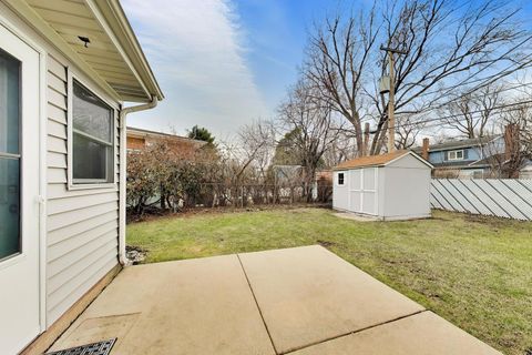 Tiny photo for 108 W Sunset Road, Mount Prospect, IL 60056 (MLS # 12606618)