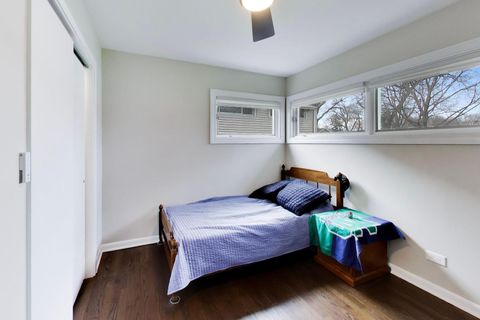 Tiny photo for 108 W Sunset Road, Mount Prospect, IL 60056 (MLS # 12606618)