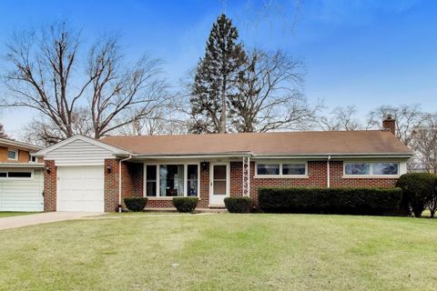 Tiny photo for 108 W Sunset Road, Mount Prospect, IL 60056 (MLS # 12606618)