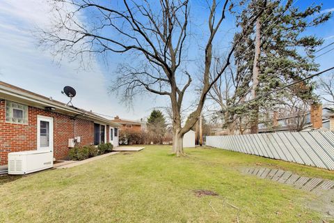 Tiny photo for 108 W Sunset Road, Mount Prospect, IL 60056 (MLS # 12606618)