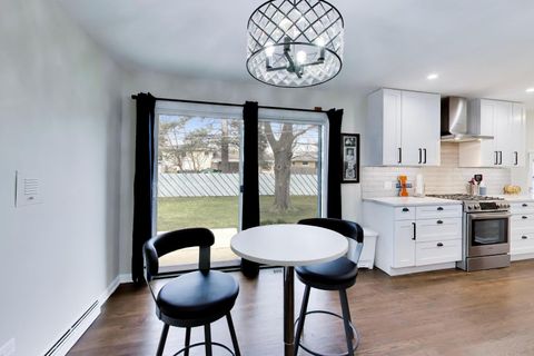 Tiny photo for 108 W Sunset Road, Mount Prospect, IL 60056 (MLS # 12606618)