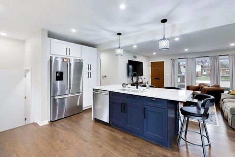 Tiny photo for 108 W Sunset Road, Mount Prospect, IL 60056 (MLS # 12606618)