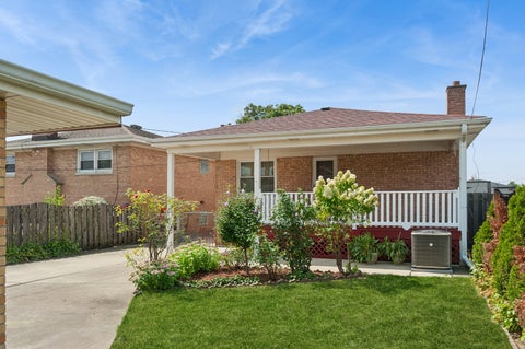 Tiny photo for 4525 N Pontiac Avenue N, Norridge, IL 60706 (MLS # 12745525)