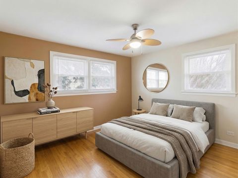 Tiny photo for 1605 E Frederick Street, Arlington Heights, IL 60004 (MLS # 12585776)