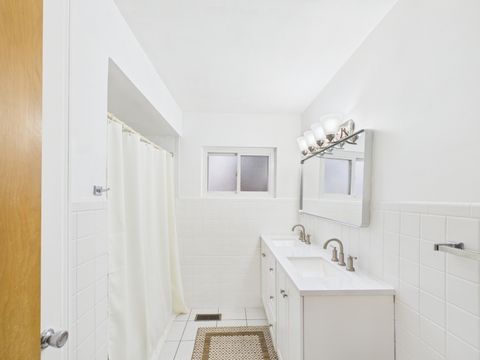 Tiny photo for 1605 E Frederick Street, Arlington Heights, IL 60004 (MLS # 12585776)