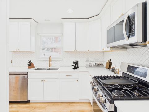 Tiny photo for 1605 E Frederick Street, Arlington Heights, IL 60004 (MLS # 12585776)