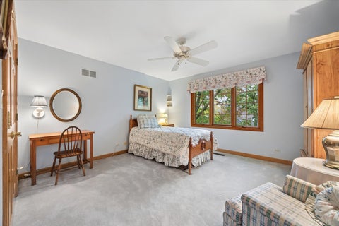 Tiny photo for 24 Tartan Lakes Court, Westmont, IL 60559 (MLS # 12772695)