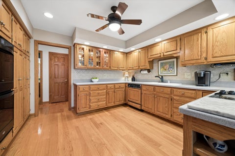 Tiny photo for 24 Tartan Lakes Court, Westmont, IL 60559 (MLS # 12772695)