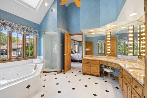 Tiny photo for 24 Tartan Lakes Court, Westmont, IL 60559 (MLS # 12772695)