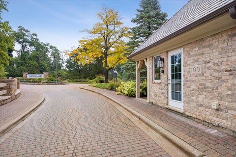 Tiny photo for 24 Tartan Lakes Court, Westmont, IL 60559 (MLS # 12772695)