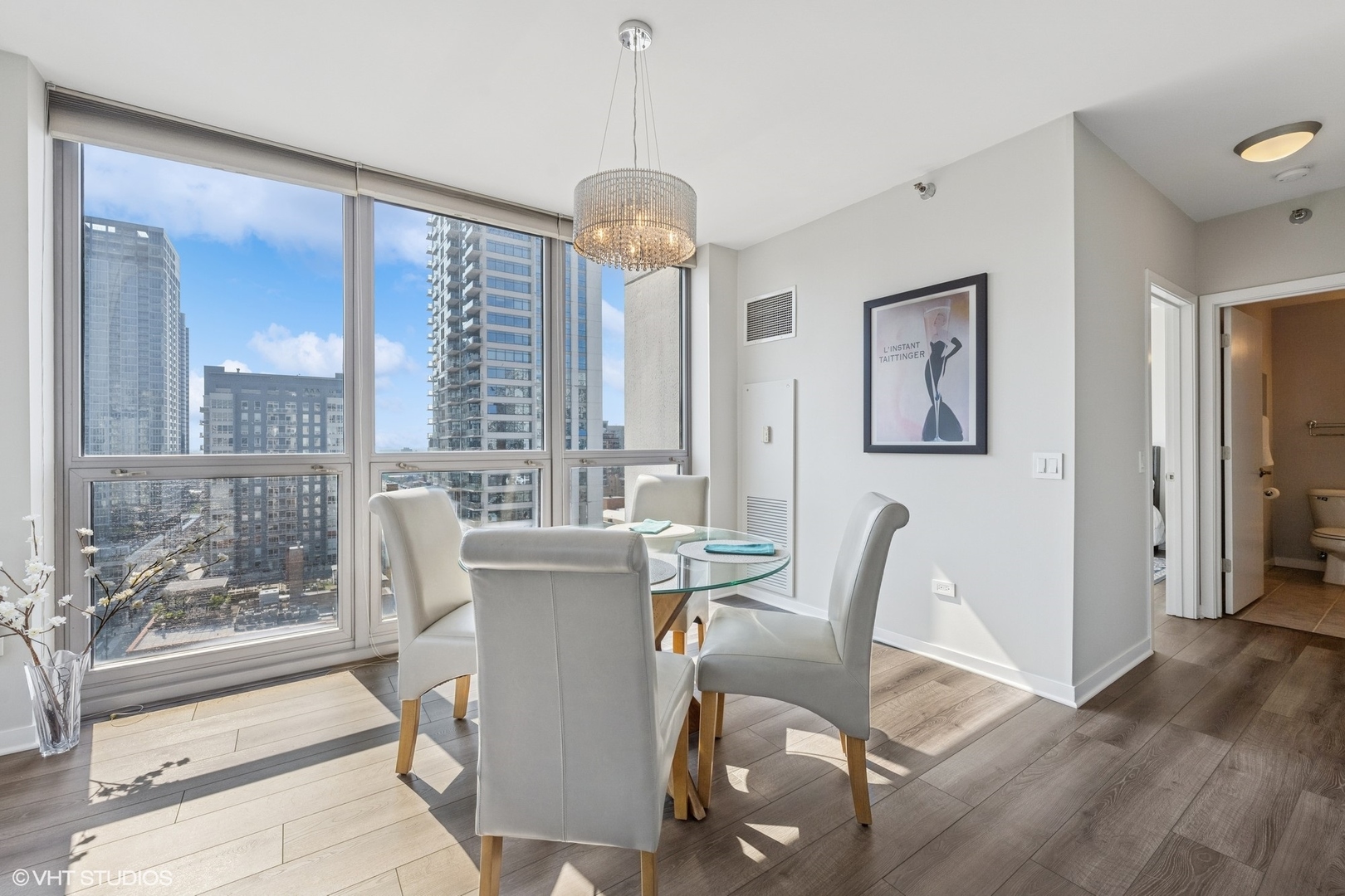 200 W GRAND Avenue 1803