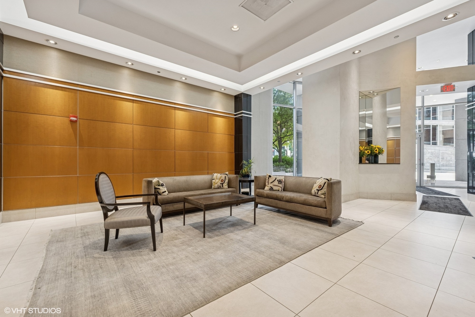 200 W GRAND Avenue 1803