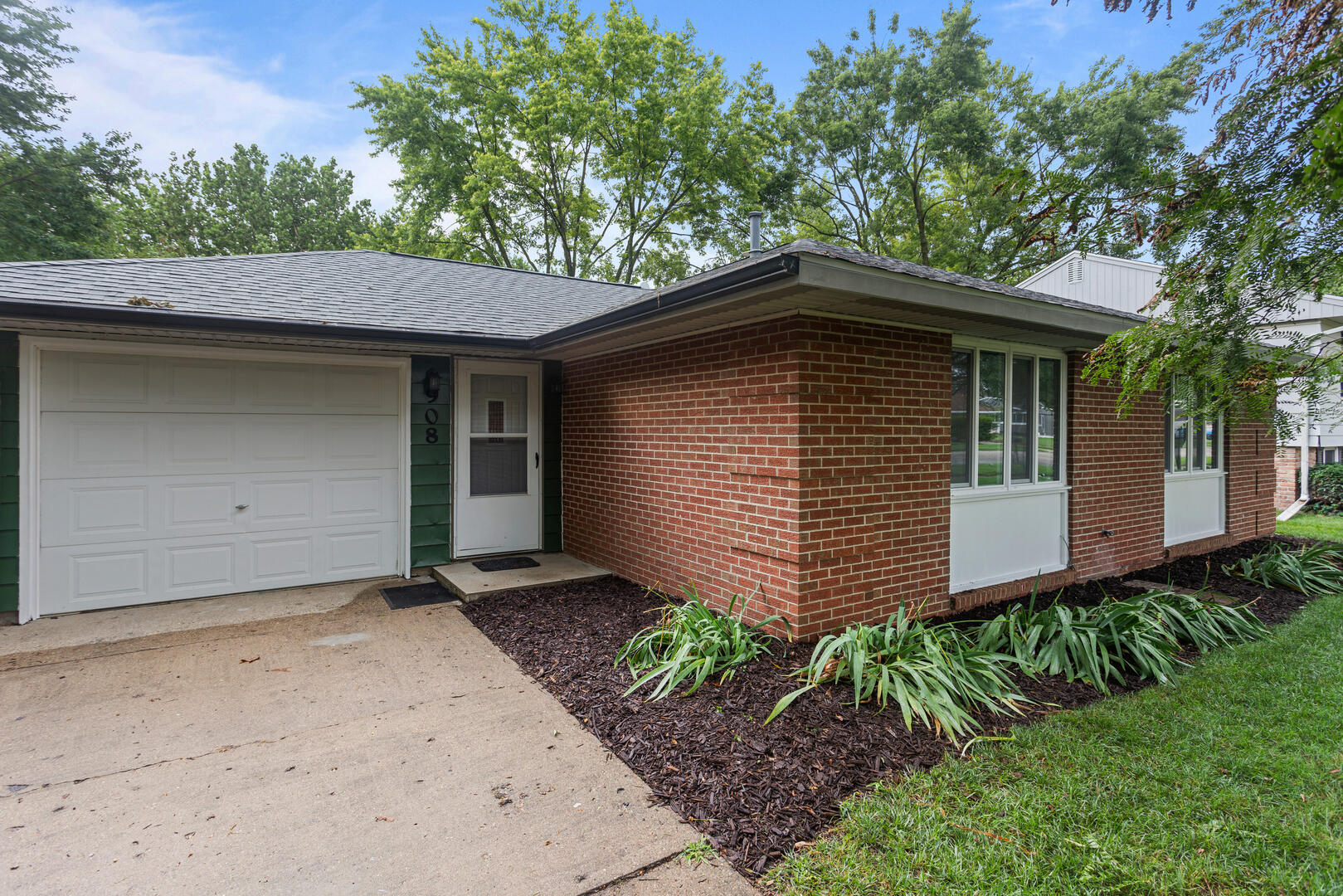 908 Dogwood Drive