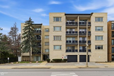 Tiny photo for 1010 N Harlem Avenue #504, River Forest, IL 60305 (MLS # 12700325)