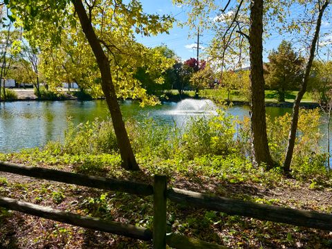 Tiny photo for 10420 Circle Drive #25B, Oak Lawn, IL 60453 (MLS # 12508046)