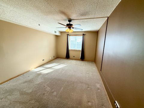 Tiny photo for 10420 Circle Drive #25B, Oak Lawn, IL 60453 (MLS # 12508046)