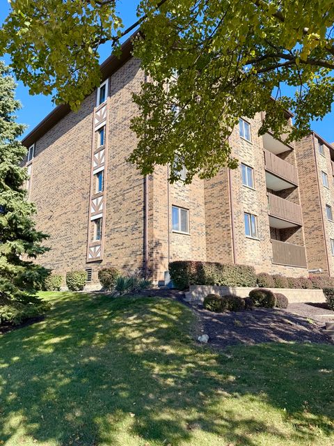 Tiny photo for 10420 Circle Drive #25B, Oak Lawn, IL 60453 (MLS # 12508046)