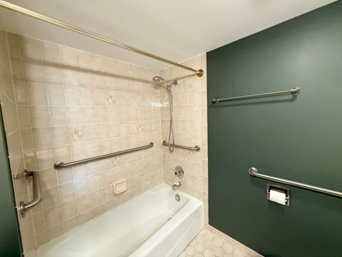 Tiny photo for 10420 Circle Drive #25B, Oak Lawn, IL 60453 (MLS # 12508046)