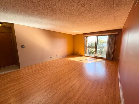 Tiny photo for 10420 Circle Drive #25B, Oak Lawn, IL 60453 (MLS # 12508046)