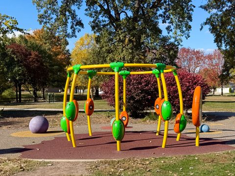 Tiny photo for 10420 Circle Drive #25B, Oak Lawn, IL 60453 (MLS # 12508046)