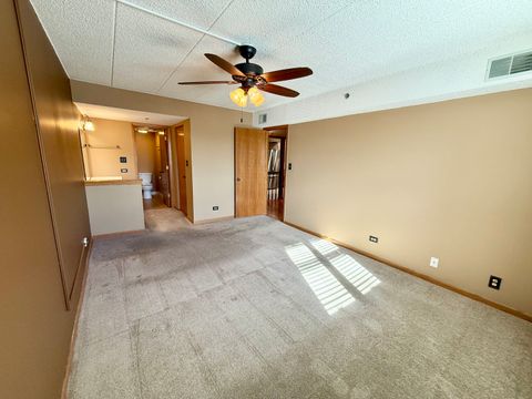 Tiny photo for 10420 Circle Drive #25B, Oak Lawn, IL 60453 (MLS # 12508046)