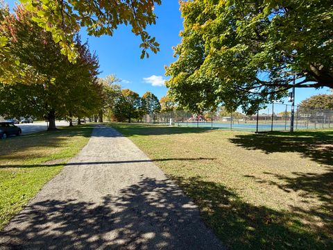 Tiny photo for 10420 Circle Drive #25B, Oak Lawn, IL 60453 (MLS # 12508046)