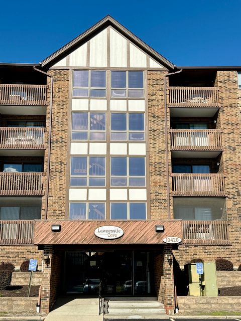 Tiny photo for 10420 Circle Drive #25B, Oak Lawn, IL 60453 (MLS # 12508046)