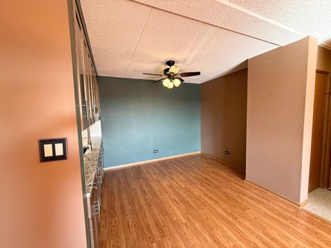 Tiny photo for 10420 Circle Drive #25B, Oak Lawn, IL 60453 (MLS # 12508046)