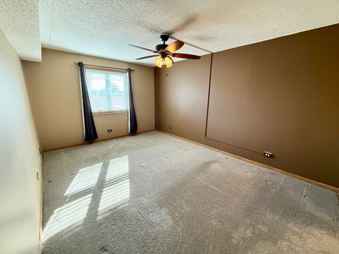 Tiny photo for 10420 Circle Drive #25B, Oak Lawn, IL 60453 (MLS # 12508046)