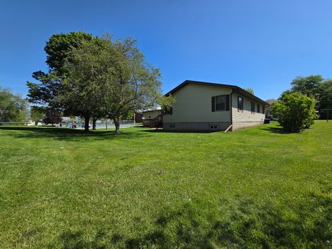 Tiny photo for 505 NW 5th Avenue, Aledo, IL 61231 (MLS # 12659733)