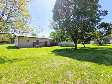 Tiny photo for 505 NW 5th Avenue, Aledo, IL 61231 (MLS # 12659733)