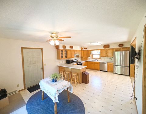 Tiny photo for 505 NW 5th Avenue, Aledo, IL 61231 (MLS # 12659733)